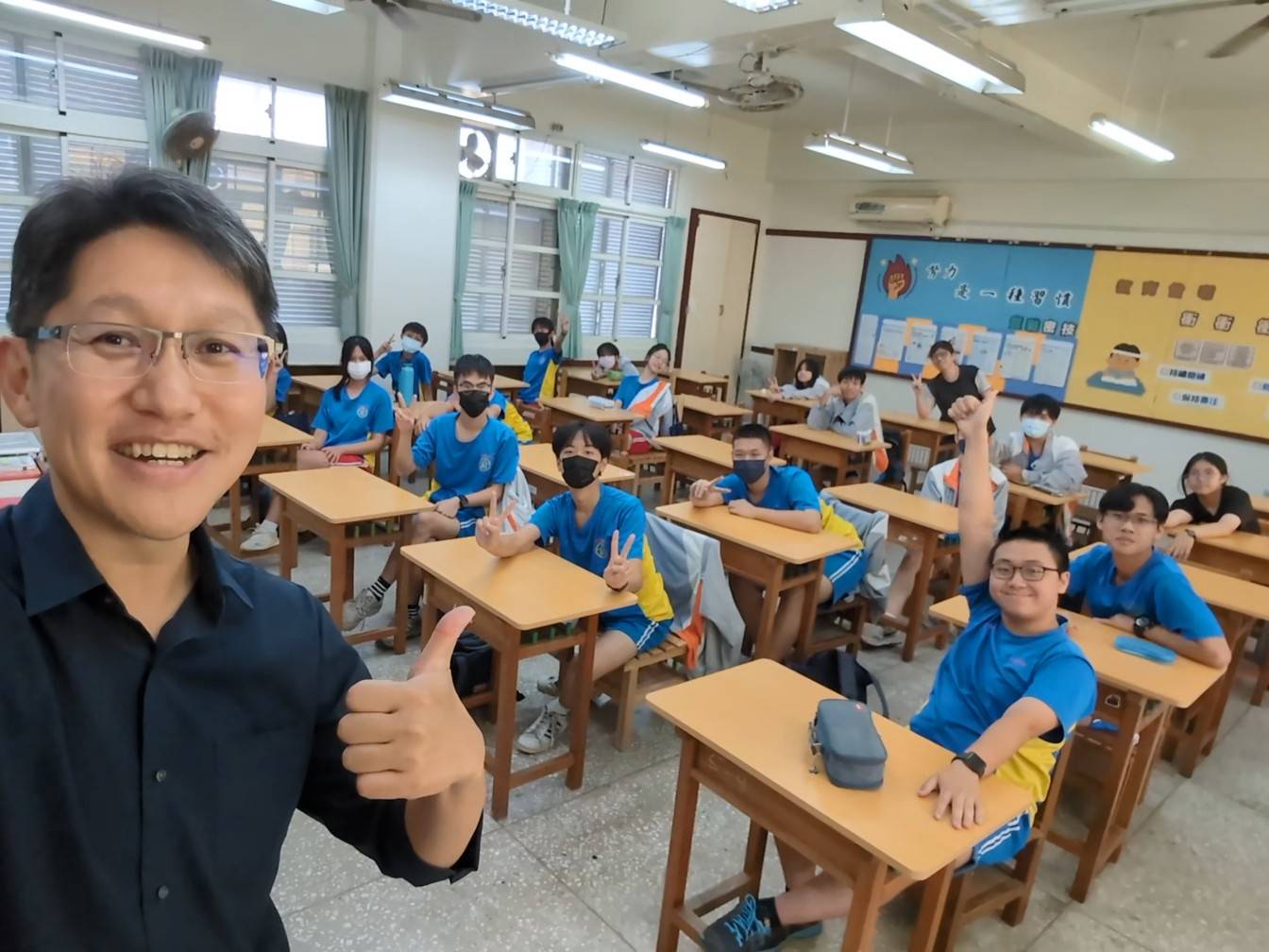 海景第一排長大的台灣人：新世代的國際局勢、民主韌性與安全挑戰